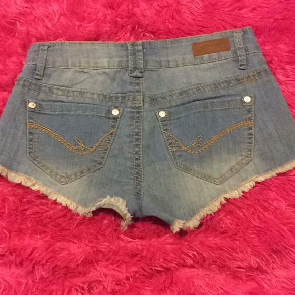 Harmony + Havoc shorts - Picture 2 of 3